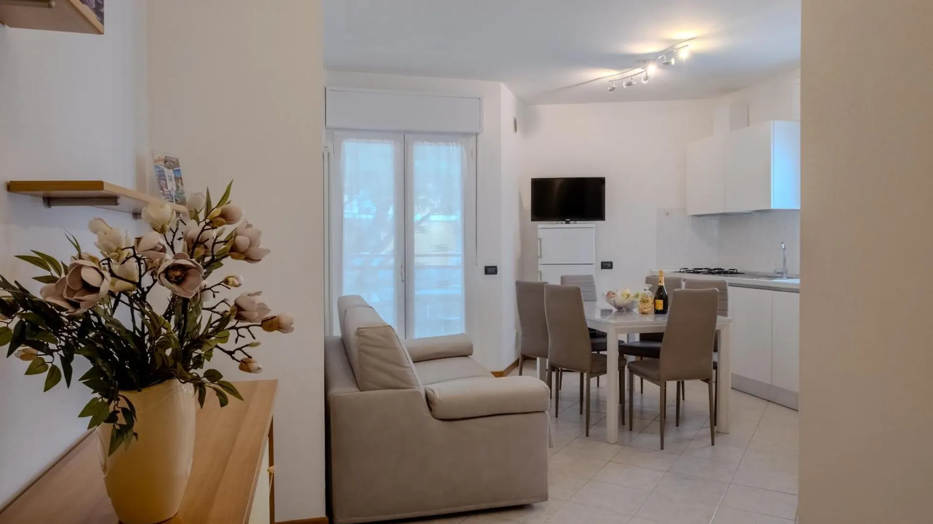 Viotto Apartments Τζεσόλο Λίντο 0*,  Ιταλία